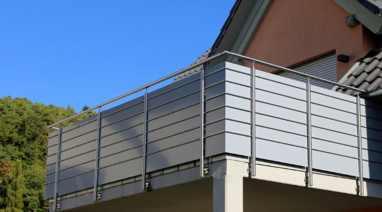 zabudowy-i-konstrukcje-balkonowe-z-aluminium-lub-stali